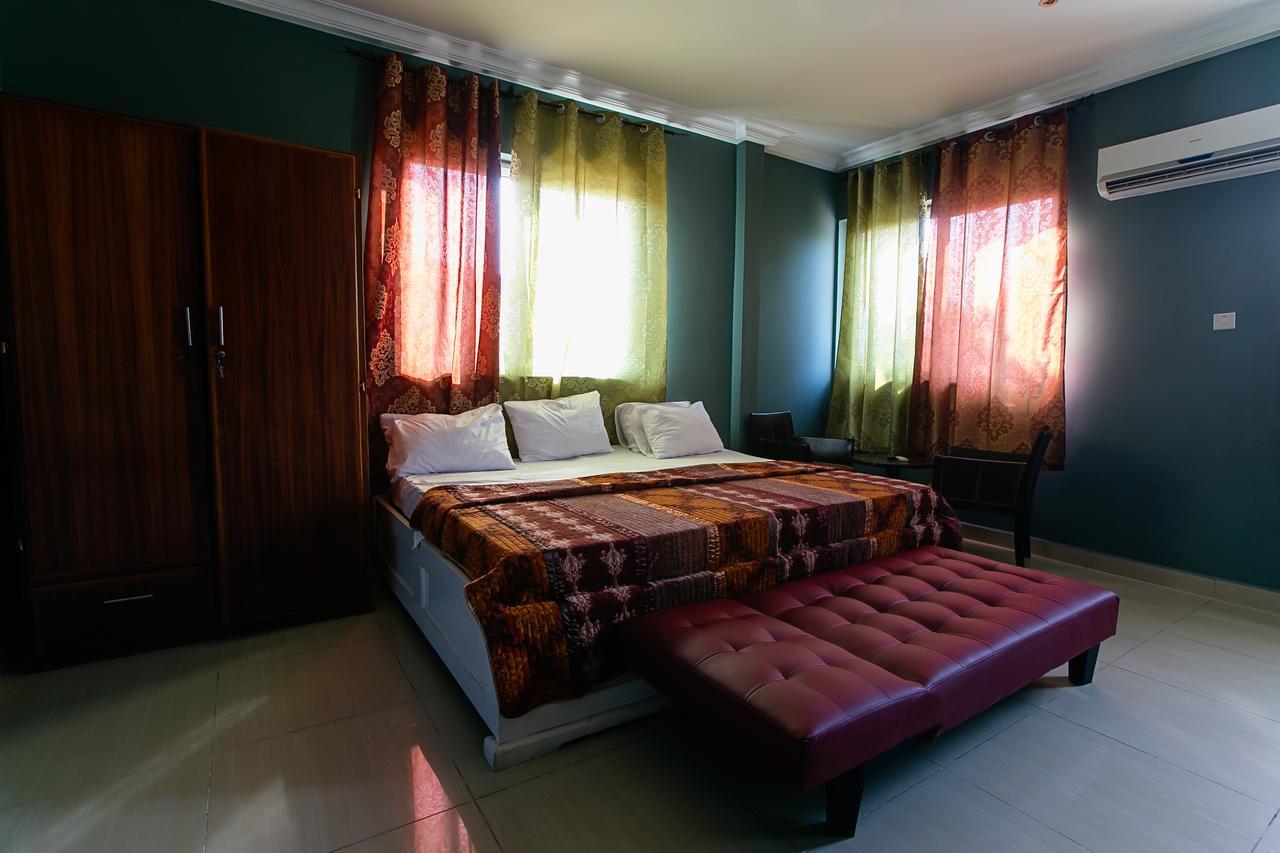 @Home Boutique B&B Hostel And Suite Accra Exterior photo