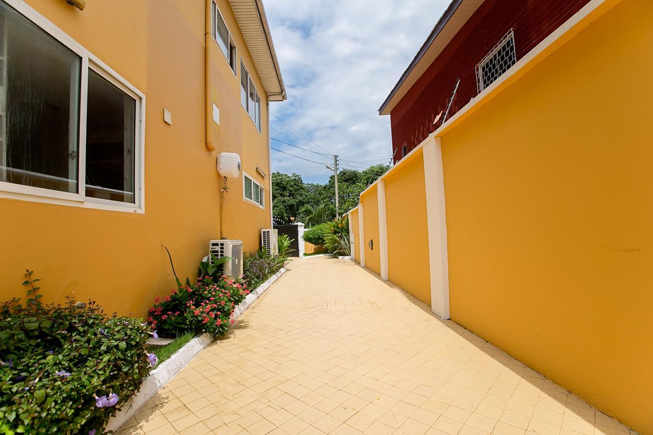 @Home Boutique B&B Hostel And Suite Accra Exterior photo