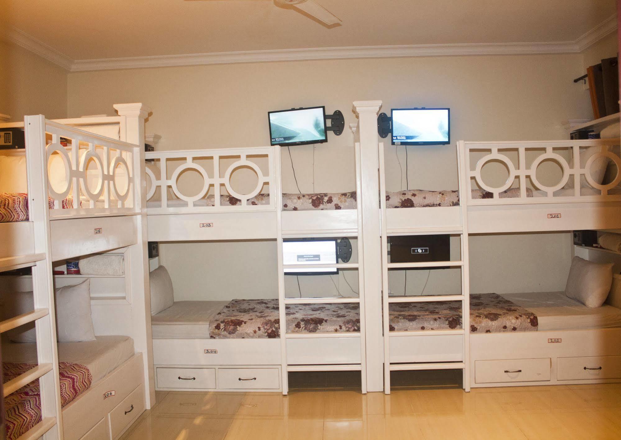 @Home Boutique B&B Hostel And Suite Accra Exterior photo