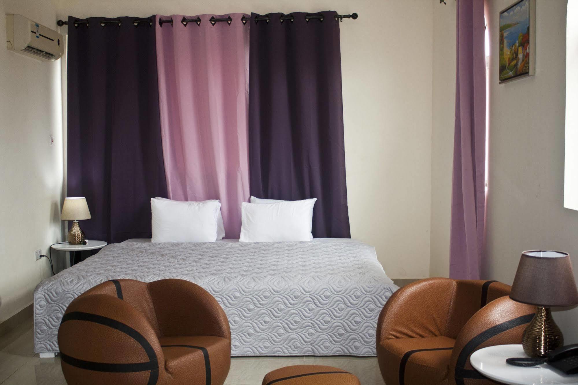 @Home Boutique B&B Hostel And Suite Accra Exterior photo