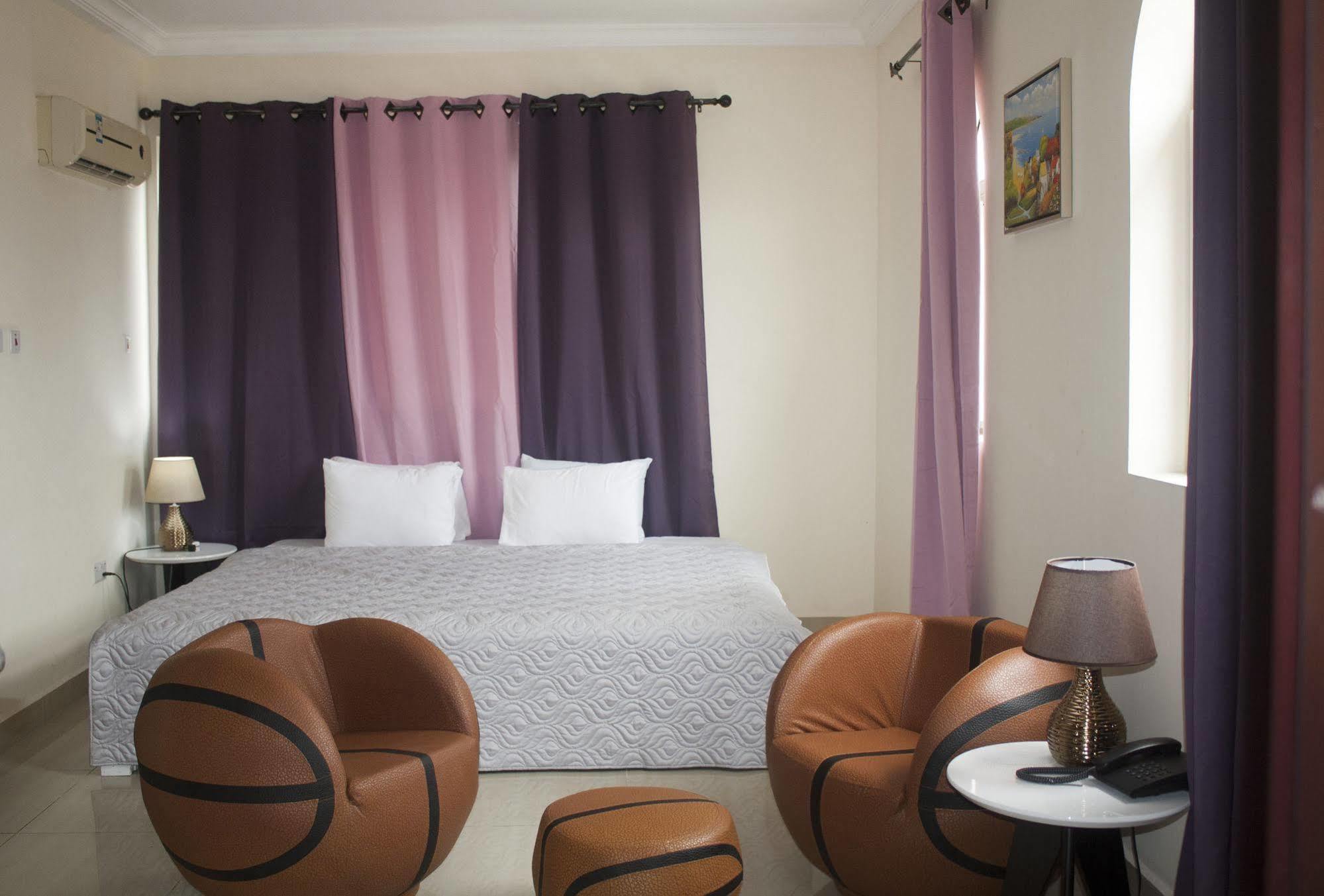 @Home Boutique B&B Hostel And Suite Accra Exterior photo
