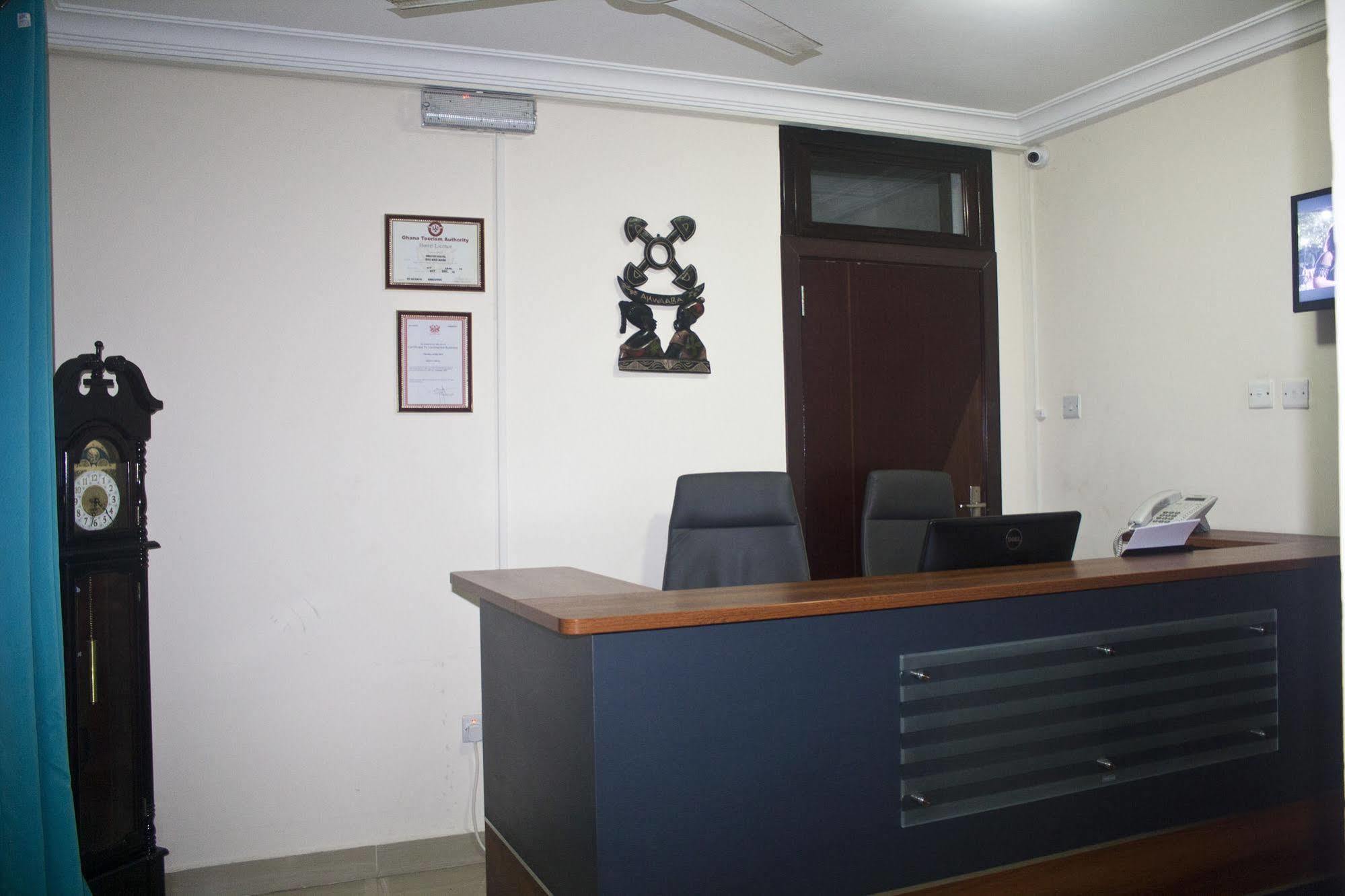@Home Boutique B&B Hostel And Suite Accra Exterior photo