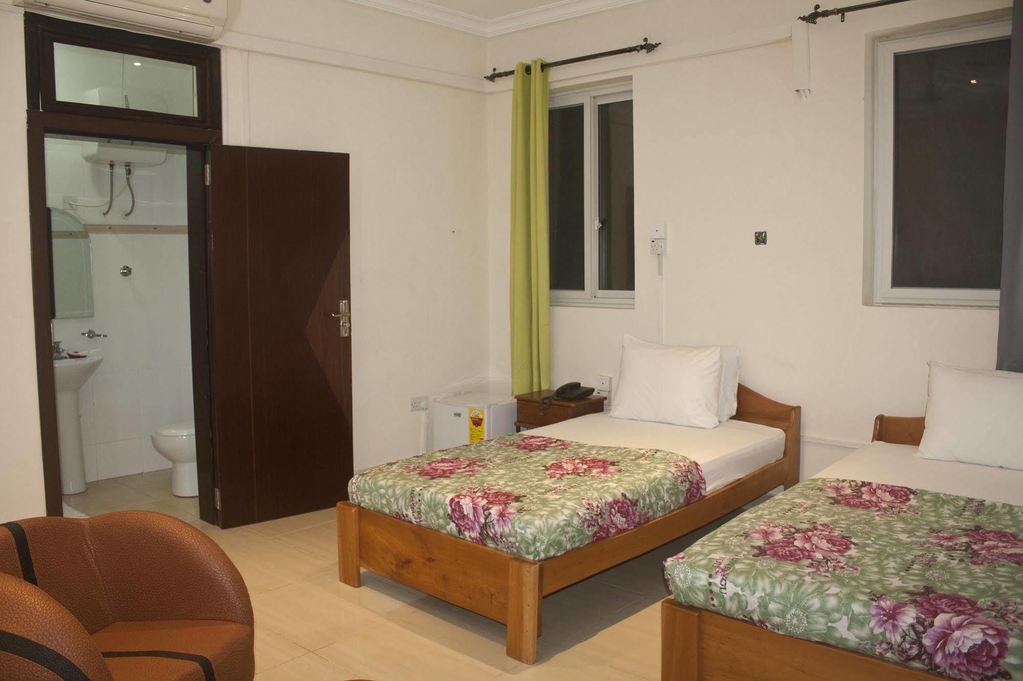 @Home Boutique B&B Hostel And Suite Accra Exterior photo