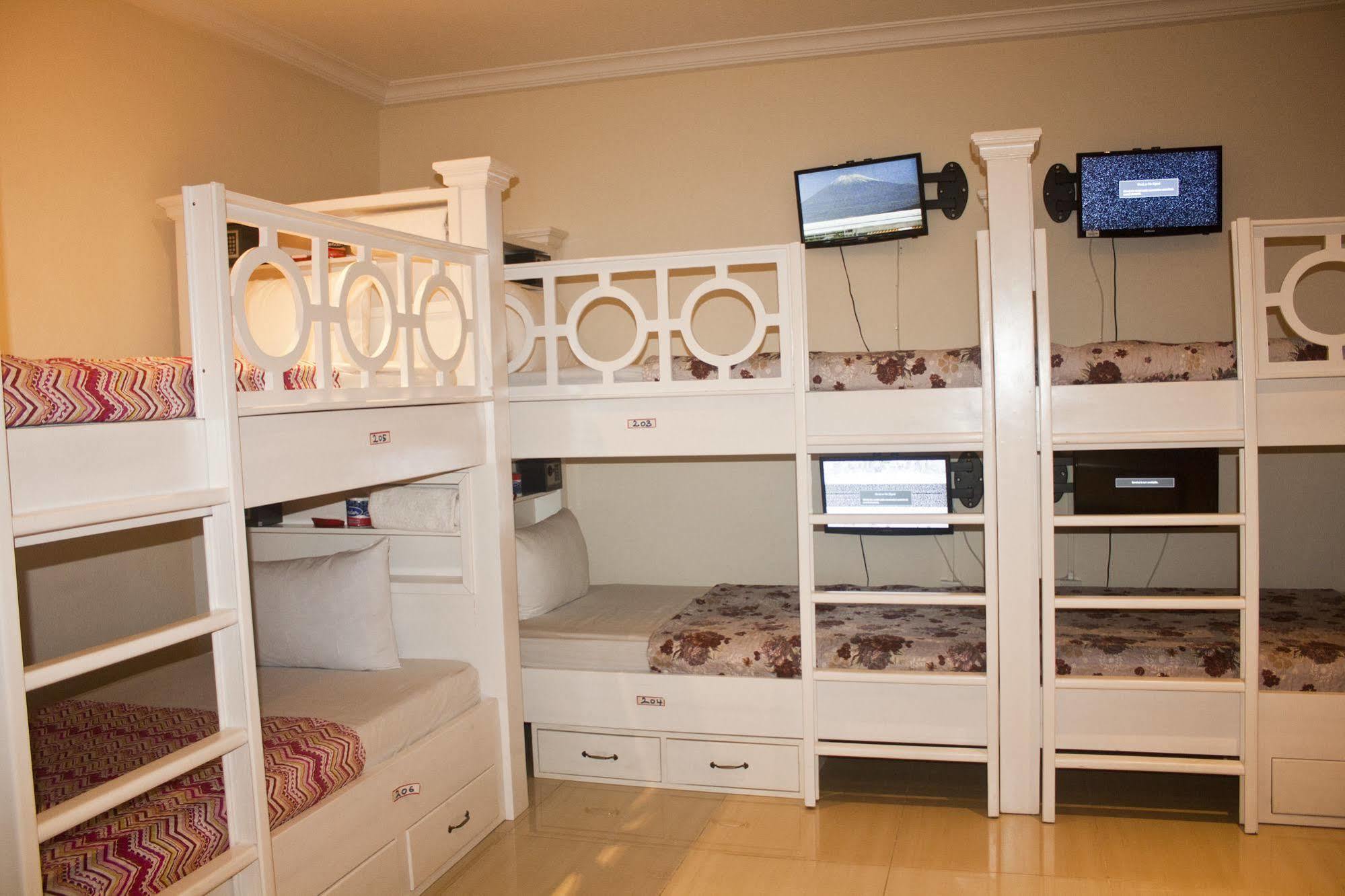 @Home Boutique B&B Hostel And Suite Accra Exterior photo