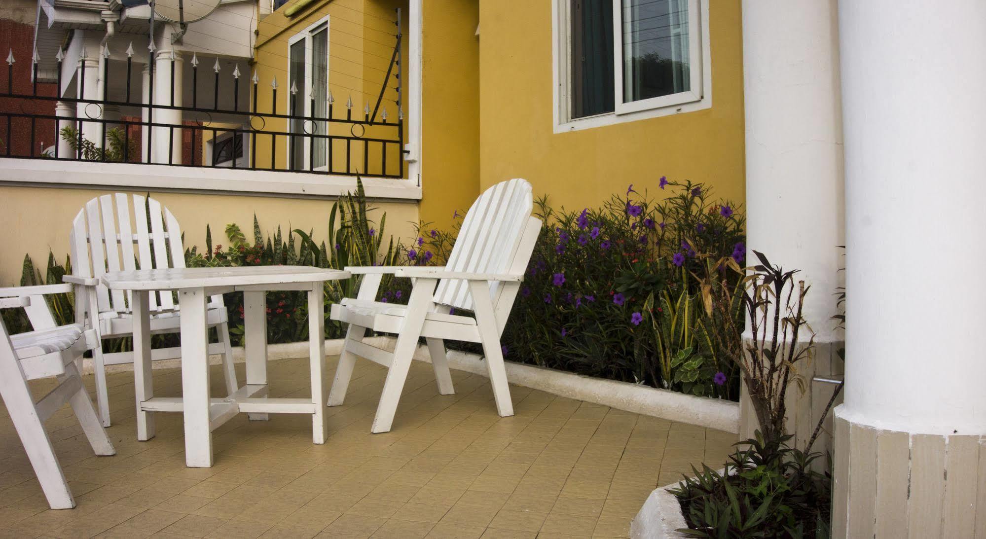 @Home Boutique B&B Hostel And Suite Accra Exterior photo